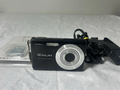 Casio Exilim EX-Z75 Digital Camera Black w/ Charger & 1GB SD Card Bundle - Image 1 of 4