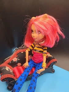 Monster High Howleen Wolf  Pack Of Trouble Doll  - Picture 1 of 4