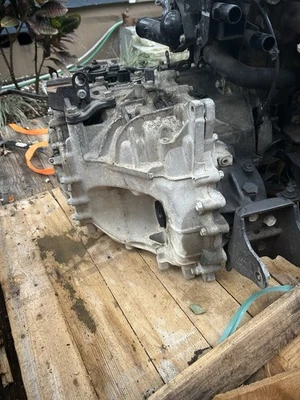 Motor para un Kia Forte Forte Koup 2,0 L 2010 Vin #KNAFW6A3 botón de arranque pulsador Foto 1 de 3