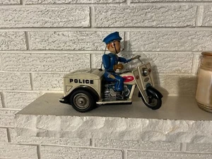 PATROL AUTO-TRICYCLE BATTERY OPERATED WHistling policeman TN/Shinkosha C1960s. - Picture 1 of 9