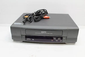 Sanyo VWM-260 VCR w/Cables - TESTED No Remote - Picture 1 of 4