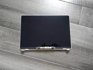 Genuine Apple macbook Air 13 inch, A2179, 2020,  LCD Screen assembly , Silver - Picture 1 of 5