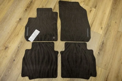 Комплект из 4 напольных ковриков 2017–2019 Buick Lacrosse — черные - Изображение 1 из 4