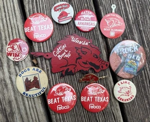 Vintage Arkansas Razorbacks Football Pin Badge Rare Oddity Lot - Picture 1 of 6