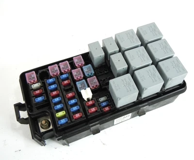 2004-2008 Suzuki Forenza Engine Relay Fuse Box OEM - Image 1 of 4