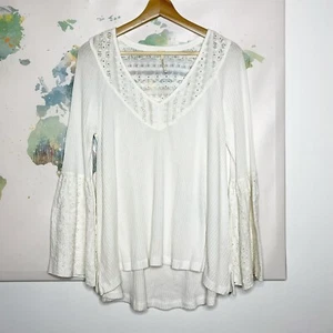 Top Free People taglia small Parisian Nights bianco occhiello maniche a campana maglia waffle - Foto 1 di 10