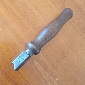 B.U.S.M Cobblers No 7 Waist Edging Glazing Iron Shoe Maker Leather - Bild 1 von 13