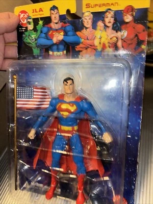 NUEVA FIGURA DE ACCIÓN DC COMICS DIRECT JLA SUPERMAN 6 1/2" CON BANDERA AMERICANA ¡EE. UU.! r19 Foto 1 de 4