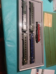 Märklin Zuggarnitur 4 Personenwagen mit Diesellok wie neu - Bild 1 von 4