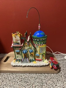 Lemax Village Collection North Pole Travel Agency w Box 75556 Retired READ SH3 - Bild 1 von 19