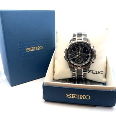 Seiko Analogue Quartz Solar 2 Toned Stainless Steel Chronoghraph V172-0AJ0 Watch - Image 1 of 4