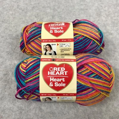 Calcetín corazón rojo y suela hilo JELLYBEANS 2 madejas 50 g 171 m lana nailon Foto 1 de 4