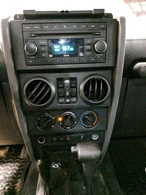 Control de temperatura/calentador/aire acondicionado Wrangler Sku #4269266 2010 Foto 1 de 4