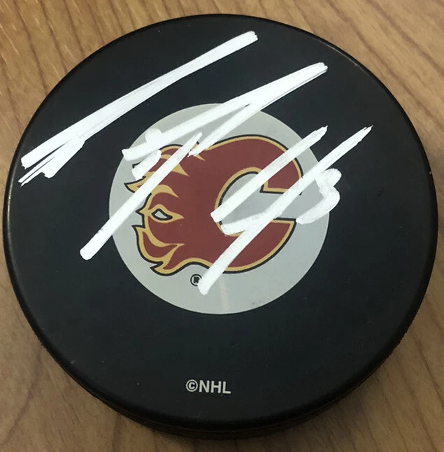DION PHANEUF SIGNED CALGARY FLAMES NHL LOGO PUCK WITH COA! TORONTO MAPLE LEAFS!! - Image 1 of 1