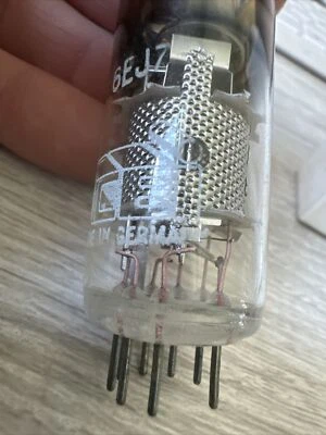 Tubo de vacío de audio 6EJ7 EF183 CEI Alemania Occidental marco de malla rejilla Foto 1 de 4
