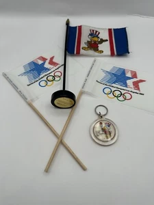 Lotto portachiavi bandiera souvenir olimpiche bandiere 1984 23° bandiera olimpiadi Sam l'aquila - Foto 1 di 7