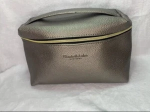 BRAND NEW ELIZABETH ARDEN MAKE UP BAG! - Picture 1 of 2