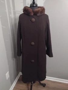 Abrigo de Colección Milady Shop para Mujer Cuello de Piel Marrón Forrado Mediano* Disfraz de Teatro - Imagen 1 de 14