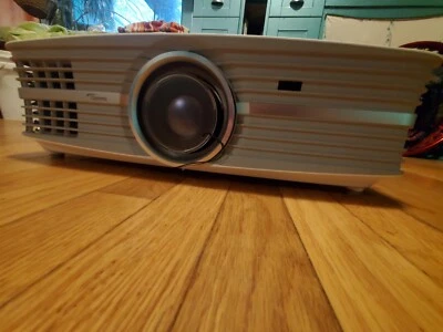 Optoma UHD60 True 4K UHD Projector, Bright 3000 Lumens 332 Hours  - Image 1 of 4