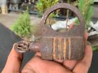 Vintage indisches handgeschmiedetes Eisen Metall Federschloss mit Schlüssel in funktionierendem Zustand
