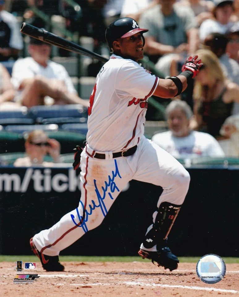 YUNEL ESCOBAR ATLANTA BRAVES ACCIÓN FIRMADO 8x10 Foto 1 de 1