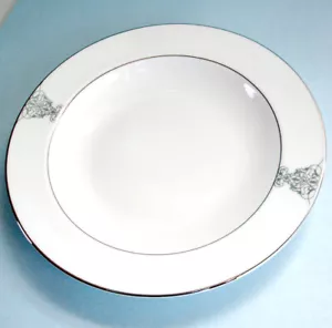 Vera Wang Wedgwood Imperial Scroll Soup Pasta Bowl 9" Platinum Trim New - Picture 1 of 4