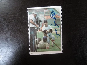 1982 Fleer Stamp # 162 Carl Yastrzemski Autograph Signed Auto Card Red Sox - Picture 1 of 3