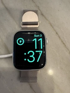 Apple Watch Series 9 41mm Aluminum Case- silver magnetic band  (GPS) (MR923LL/A) - Photo 1 sur 6