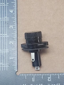 1 Piece, HPC-D Bussman, 600V, 30A, Panel Mount, Fuse Holder - Picture 1 of 4