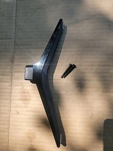 Hisense 50R6E 55R6E1 58R6E Bein mit Schrauben nur linke Seite  - Bild 1 von 1