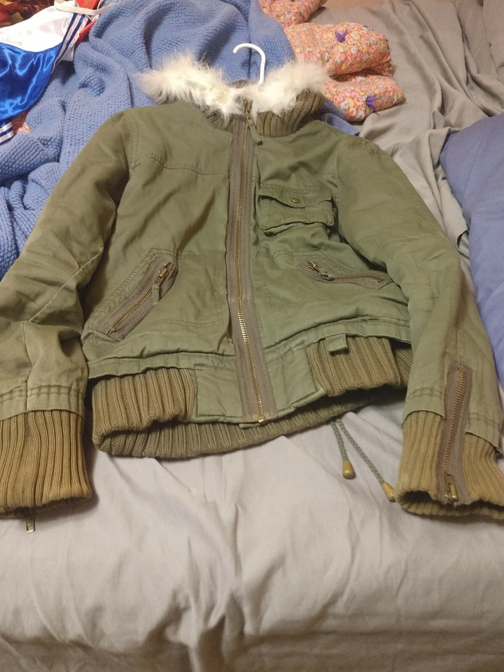 Chaqueta cosplay Loke/Leo (genderbend); se puede usar para cualquier persona  Foto 1 de 1