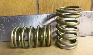 Lot of 2 - Perkins Engines - Helical Compression Springs - P/N: 31745118 (NOS) - Foto 1 di 12