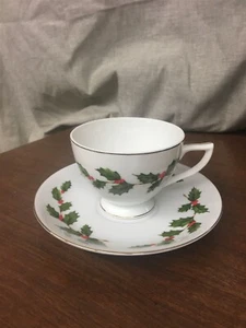 Lefton China LEF15 Christmas Holly Cup & Saucer - Picture 1 of 3