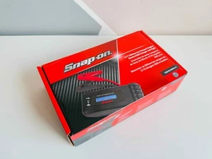 *NEW* Snap On 12V Lithium-ion Compact Engine Starter & USB Charger EEJP201MBKA-U - Picture 1 of 5