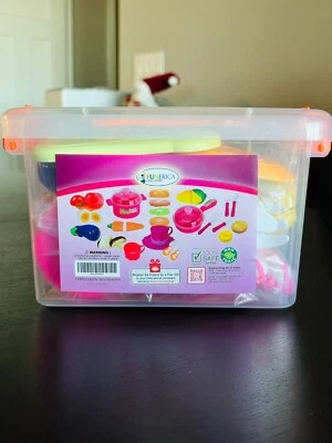 Juego de 40 platos y comida para jugar FUNERICA. Juego de utensilios de cocina, ollas y sartenes. Foto 1 de 4