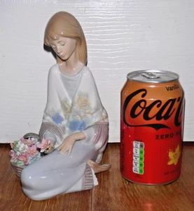 Vintage Lladro - Flower Song - 7607 Very Good - Retired Collectors Society Piece - Bild 1 von 9
