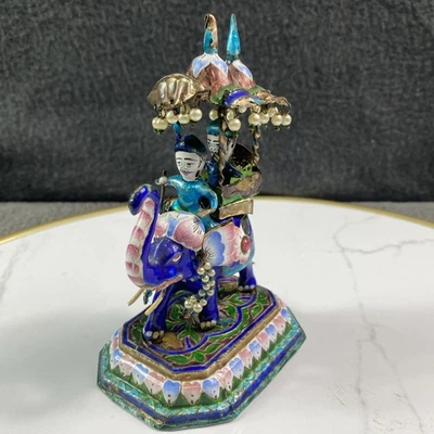 复古 20 世纪 50 年代印度银色珐琅大象雕像 Ambawari Howdah Trunk Up 装饰 — 第 1/4 张图片