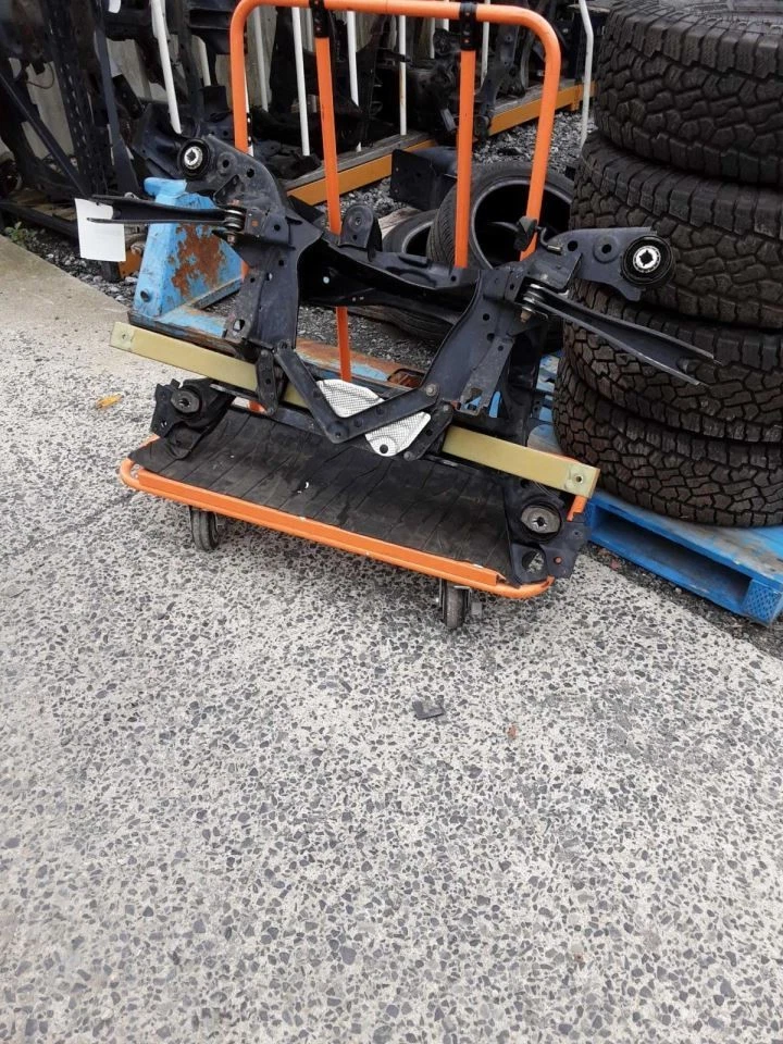 (LOCAL PICKUP ONLY) Crossmember/K-Frame Rear Without Hybrid Fits 16-20 VOLVO XC9 Foto 1 de 1