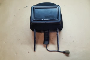 POGGIATESTA ANTERIORE SINISTRO LATO PASSEGGERO LEXUS IS220 2.2 DIESEL 2006-13 CON SCHERMO - Foto 1 di 9