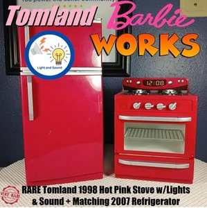 Estufa rosa caliente Tomland 1998 rara con luces y sonido + refrigerador 2007 a juego - Imagen 1 de 9