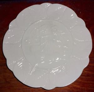 Bordallo PInheiro White Cherries Cherry Blossoms Leaves 9 1/2" Lunch Plate - Picture 1 of 2
