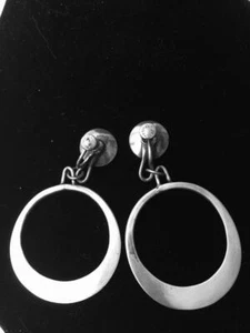 Handgefertigte Sterling Silber Creolen Hänger massive Scheibe Schraubverschluss Ohrringe 21 g Unikat - Bild 1 von 2
