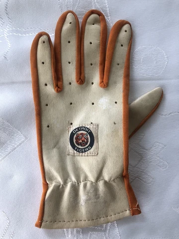Vintage Detroit Tigers Batting Glove White and Orange Youth Size Cover