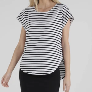 CAMISETA BETTY BASICS TULIPÁN DOBLADILLO CURVO BLANCA NEGRA A RAYAS TALLA 8-22 - Imagen 1 de 14