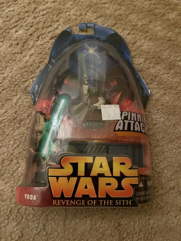 2005 STAR WARS REVENGE OF THE SITH YODA SPINNING ATTACK  # 26 NIP Cover