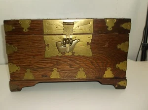 Vintage Wooden Locking Trinket Box Size 13" Wide 9" Long, 8" Tall / No Key - Picture 1 of 12