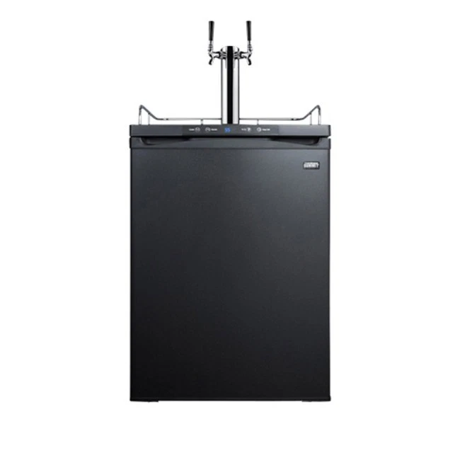 Summit SBC635MTWIN 24"W 6 Cu. Ft. Kegerator de doble grifo - negro Foto 1 de 1