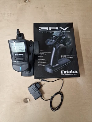Futaba 3PV Sender 3-Kanal (2.4GHz / R203GF) P-CB3PV Fernsteuerung - Bild 1 von 2
