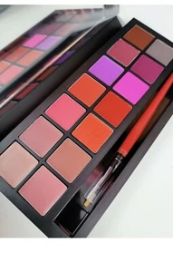 Smashbox Drawn In. Decked Out. Be Legendary Lipstick Palette with Lip Brush #6 - Picture 1 of 5