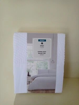 West Park Super Soft Duvet Set Double 200x200cm Heatset White Open Packaging - Image 1 of 4